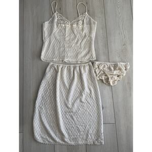Undercover Wear Half Slip Size Large Sheer Cream Shiny Lace Camisole Set